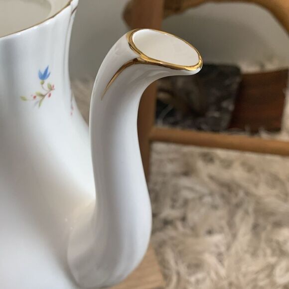 Vintage Royal Albert Bone China England Floral Jubilee Rose Coffee Pot - Picture 7 of 17